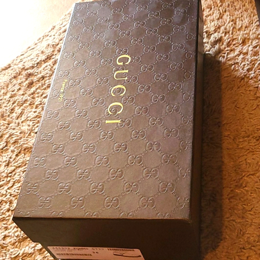 Gucci box